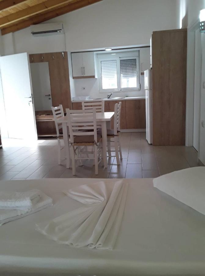 Caldera Vista Apartaments Sarandë Eksteriør billede