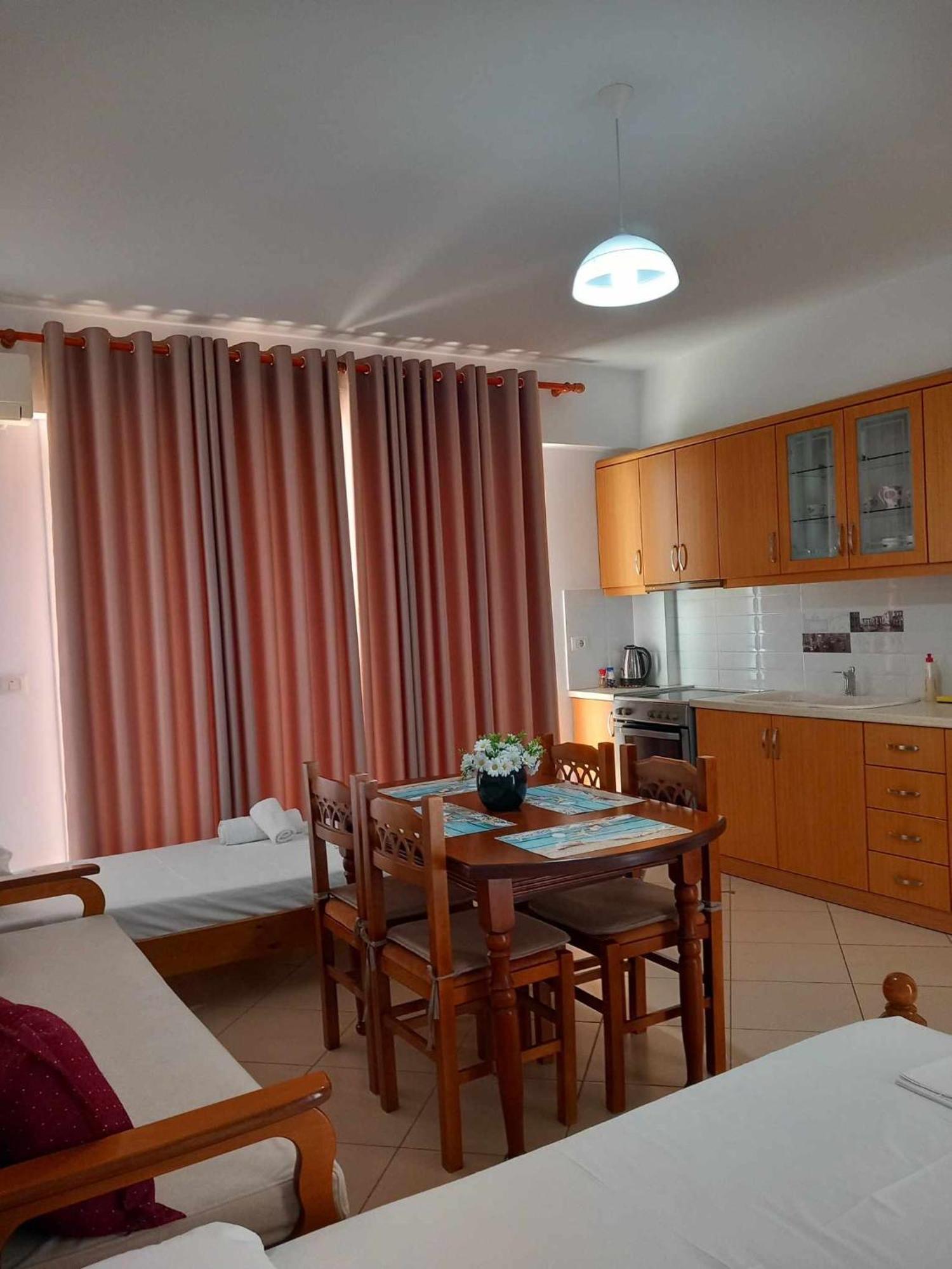 Caldera Vista Apartaments Sarandë Eksteriør billede